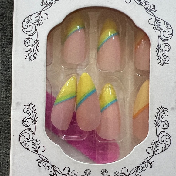 Colorful False Nail Set - Picture 2 of 6